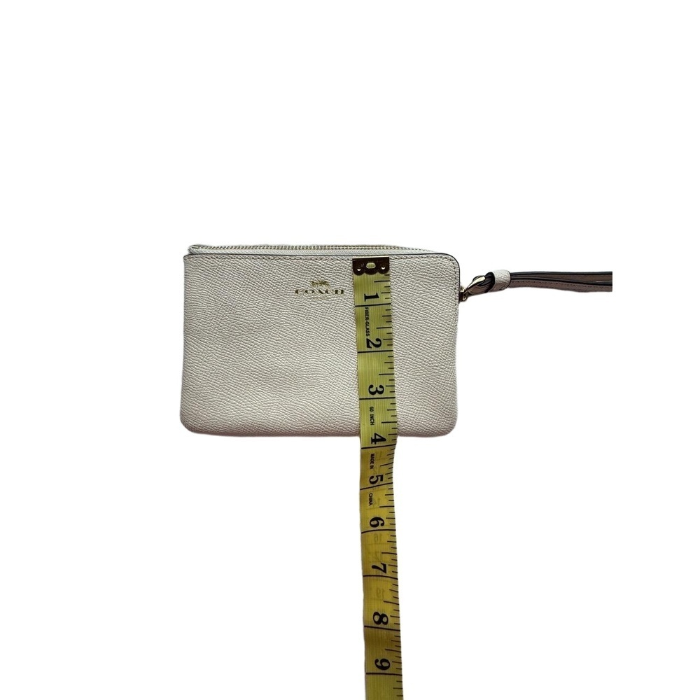 NWT Coach Womens 6 x‎ 4 Inches Beige Pebble Leather Wristlet Zip Closure - Picture 5 of 7